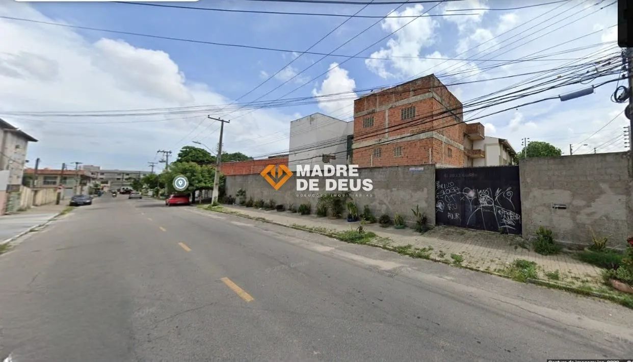 Terreno Murado com Prédio comercial a venda