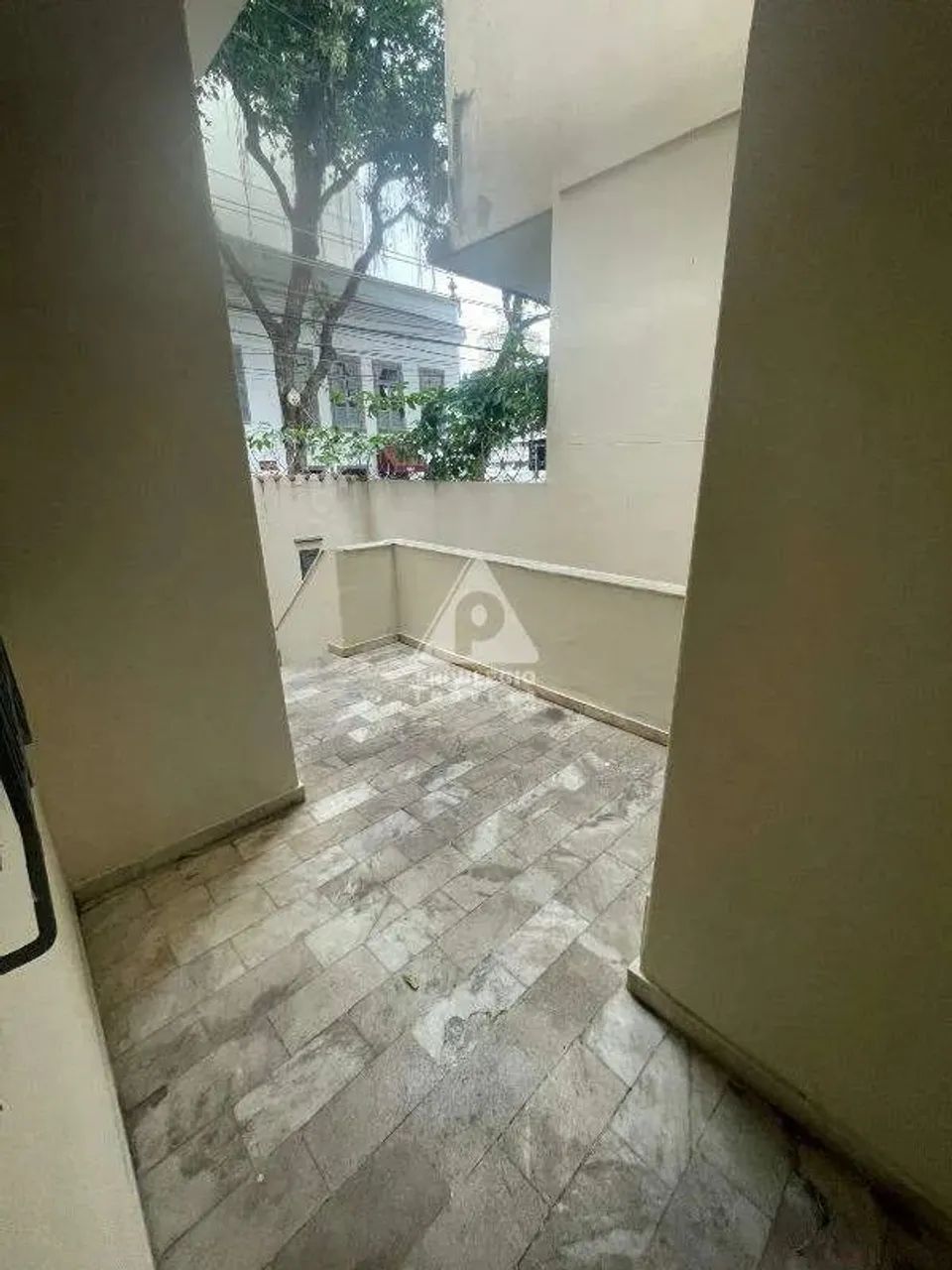 Casa, 2 quartos, com área externa, no Humaitá. - Foto 2
