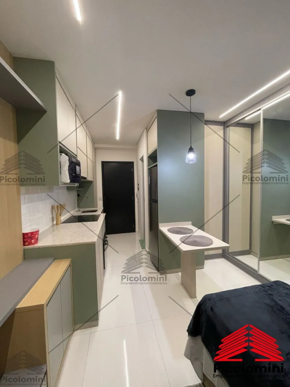 Studio para locação, 30 m², Tatuapé, ao lado do metro carrão, Mobiliado, andar alto,sacada