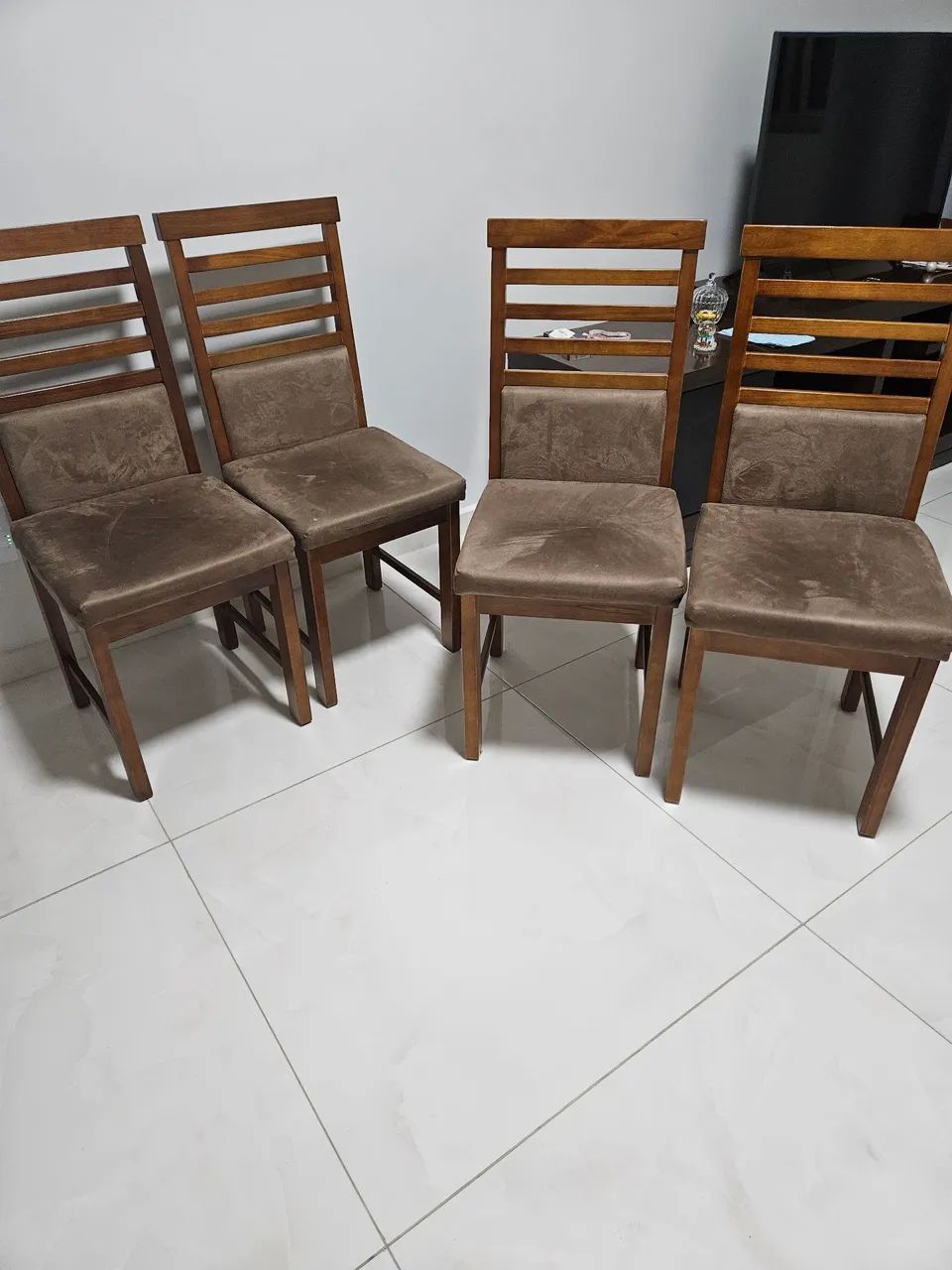 Mesa com 4 cadeiras 64302123638401122