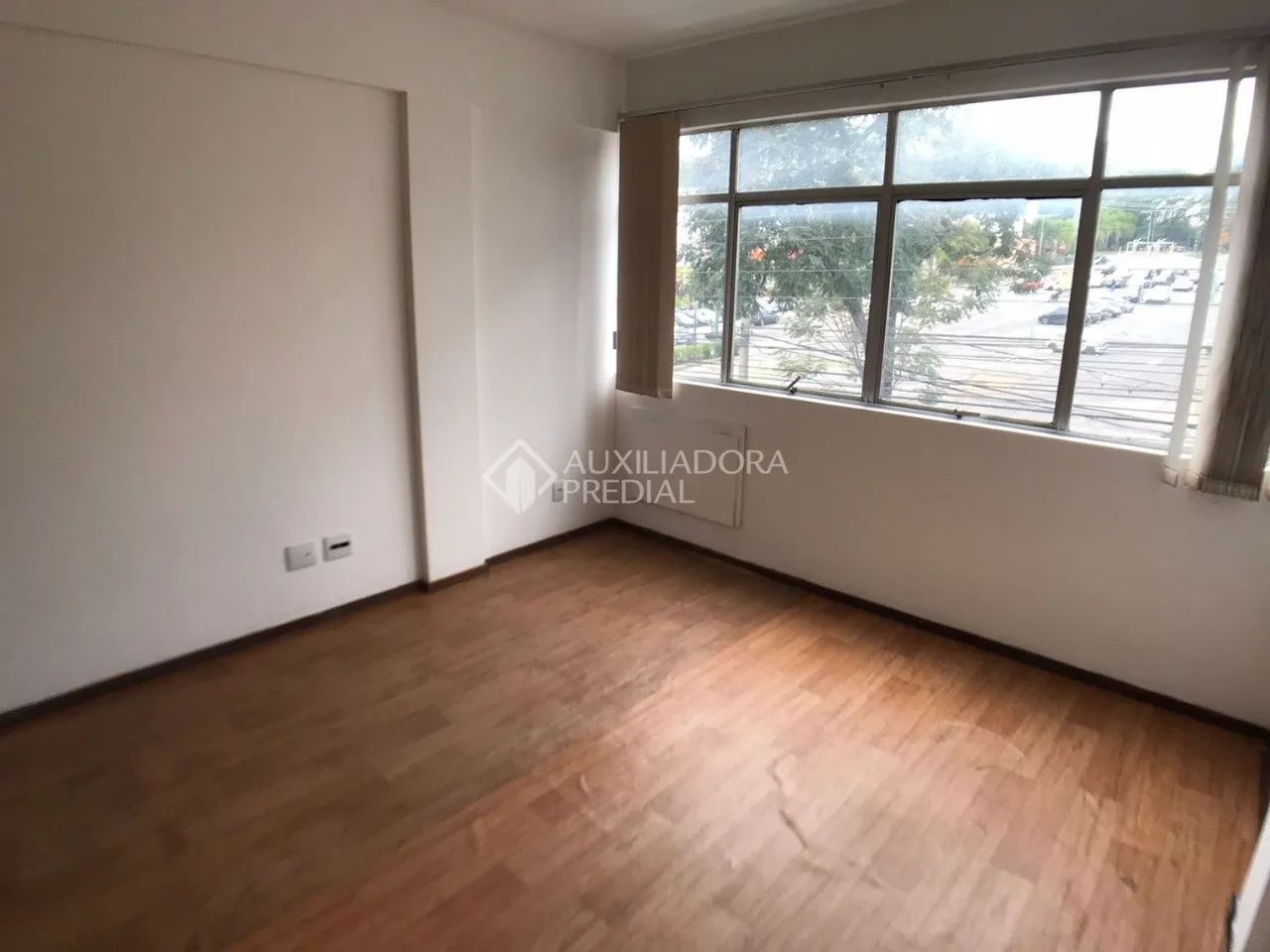 Sala comercial em frente ao shopping total - Foto 5