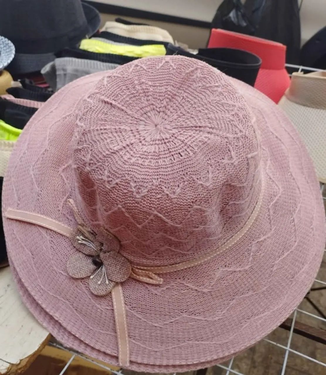 CHAPÉU FEMININO DE PRAIA - ELEGANTE E ESTILOSO** ? ? **Entrega GRÁTIS em Goiânia, Aparec - Foto 3
