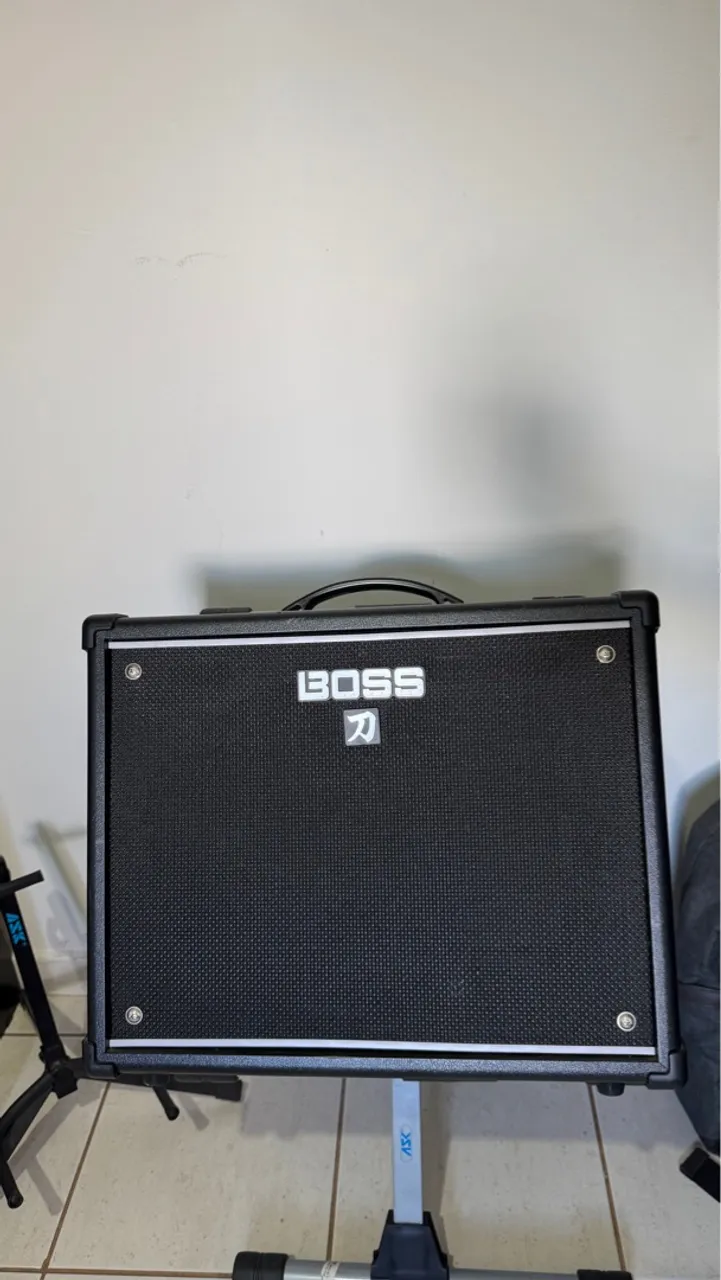 BOSS Katana Amplificador para Guitarra - Seminovo