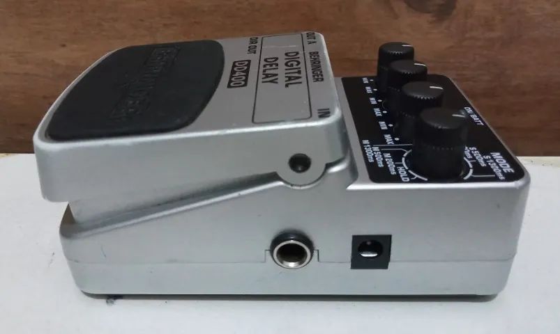 Pedal Delay DD400 Behringer  - Foto 4
