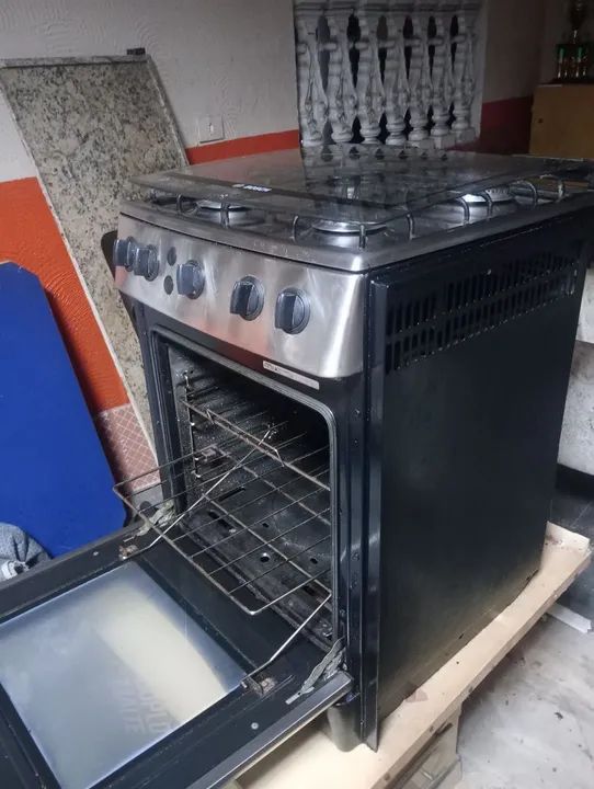 Fogão 4 Bocas com Forno -  Excelente estado! - Foto 6