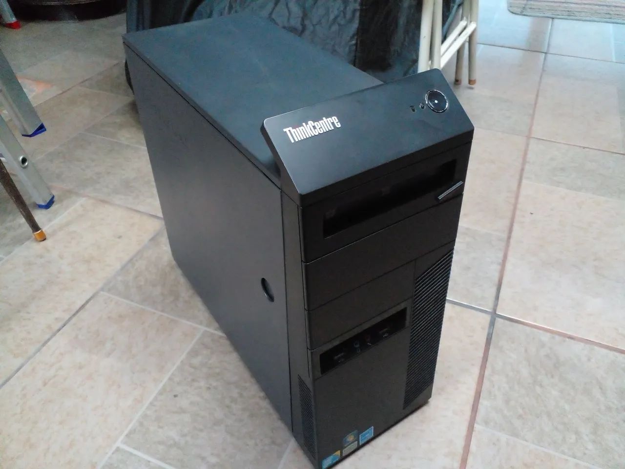 Gabinete Lenovo 