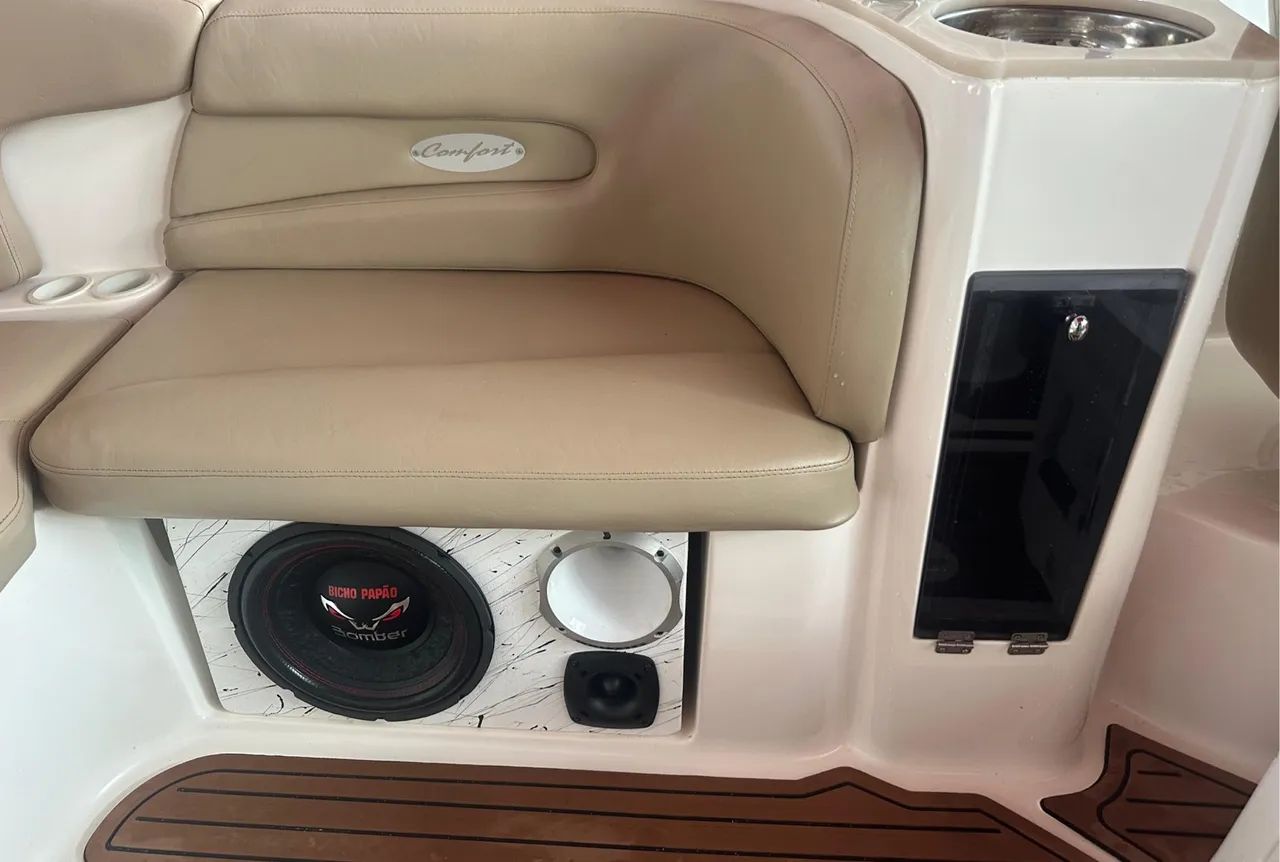 LANCHA VENTURA 26,5 PÉS ANO 2015 CABINADA - Foto 5
