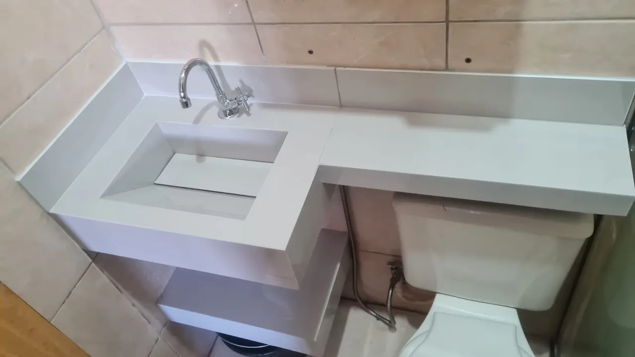 Pia de banheiro em porcelanato
