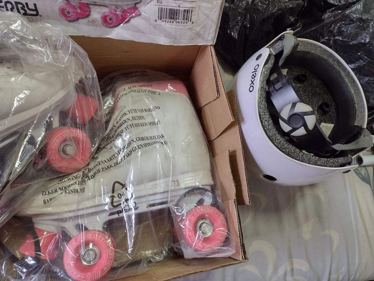 Patins e capacete para criança