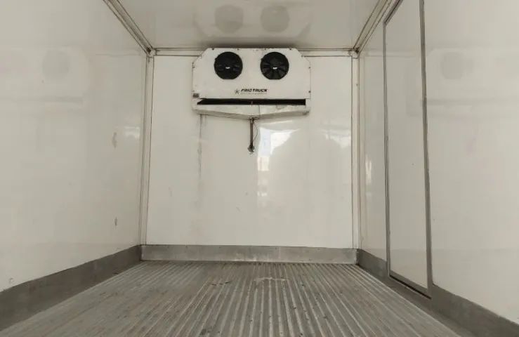 Ford Cargo 712  2012  Bau Refrigerado.  - Foto 5