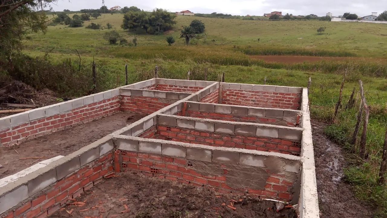Terreno com radier pronto.