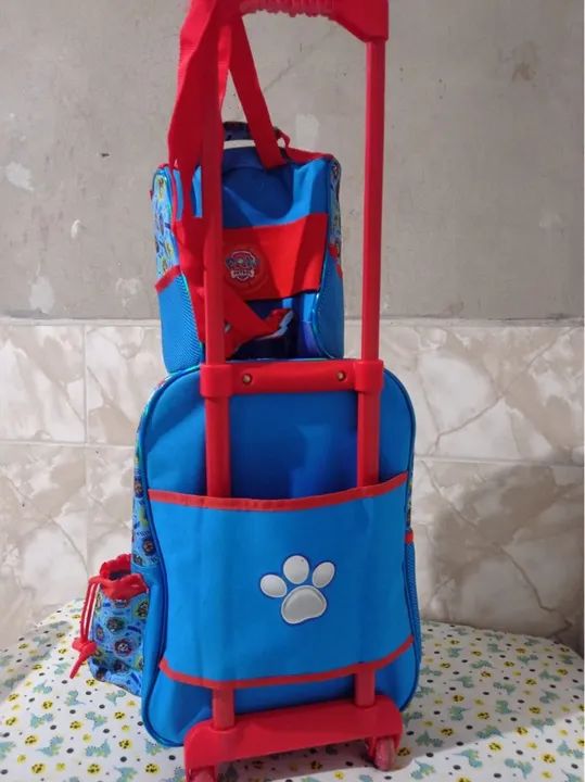 Mochila de rodinha e lancheira do Patrulha Canina - Foto 4