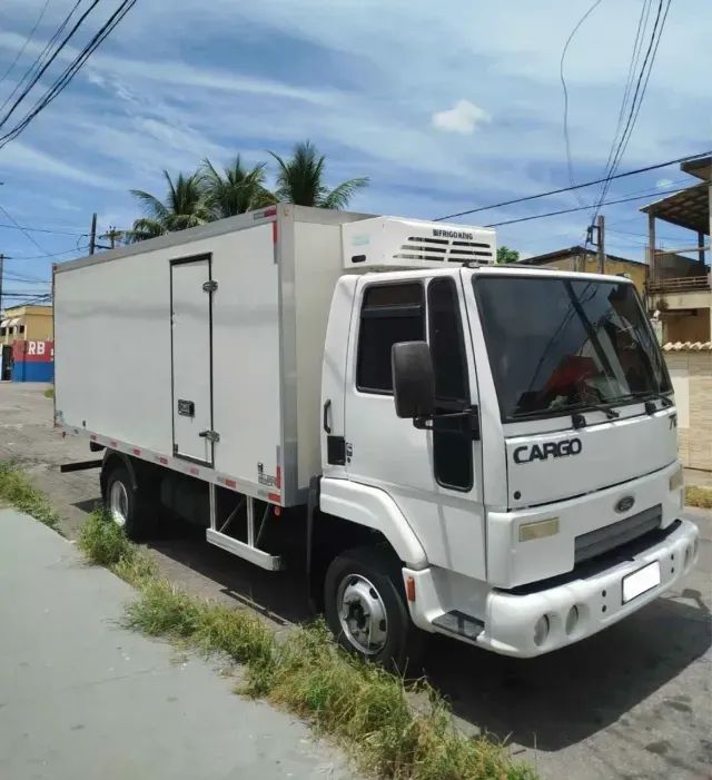 Ford Cargo 712  2012  Bau Refrigerado.  - Foto 2