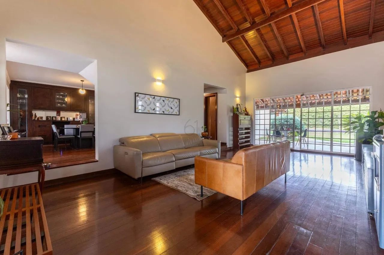 Casa de alto padrão, bem localizada e espaçosa, consulte condições! MOBILIADA - Foto 4