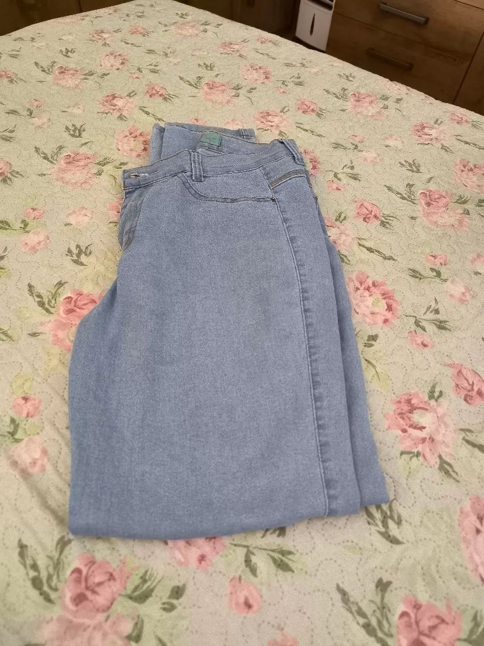 Calça jeans semi nova tamanho 40