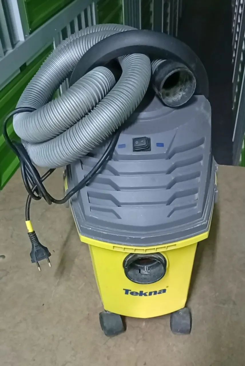 Aspirador de Pó e Água Tekna
