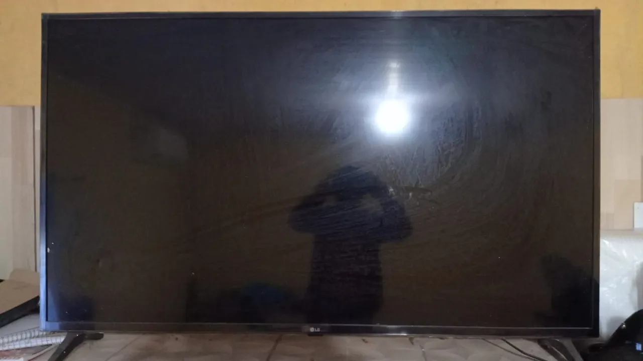 Tv smart para retirar peças