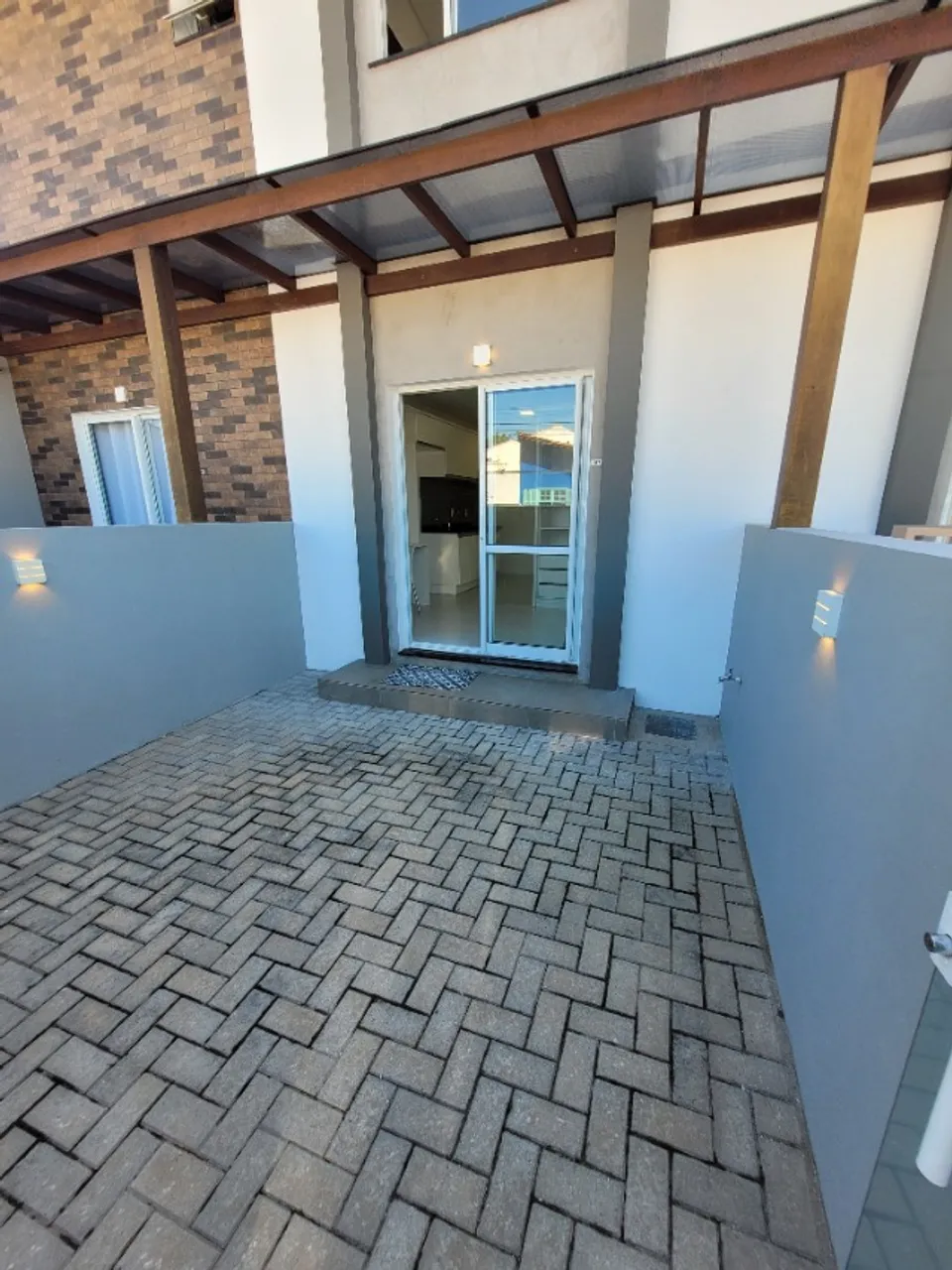 Studio em excelente localização em Coqueiros (107) - Direto com o proprietário