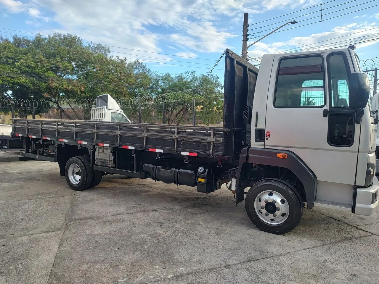 FORD CARGO 816 CARROC. 6,20 MTS - VIA DUTRA CAMINHÕES - CAÇAPAVA SP  - Foto 4