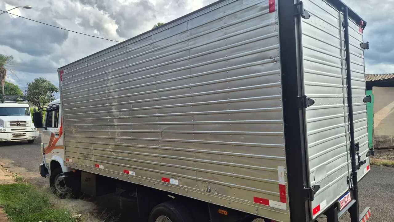 Vw 8-150 2001 baú  - Foto 11