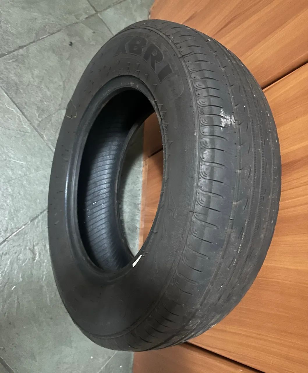 Pneu de carro  - Foto 5