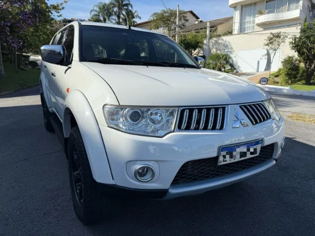Mitsubishi Pajeiro Dakar3.2 HPE 4x4 7 Lugares 16V Interculer Diesel 4P Aut.
