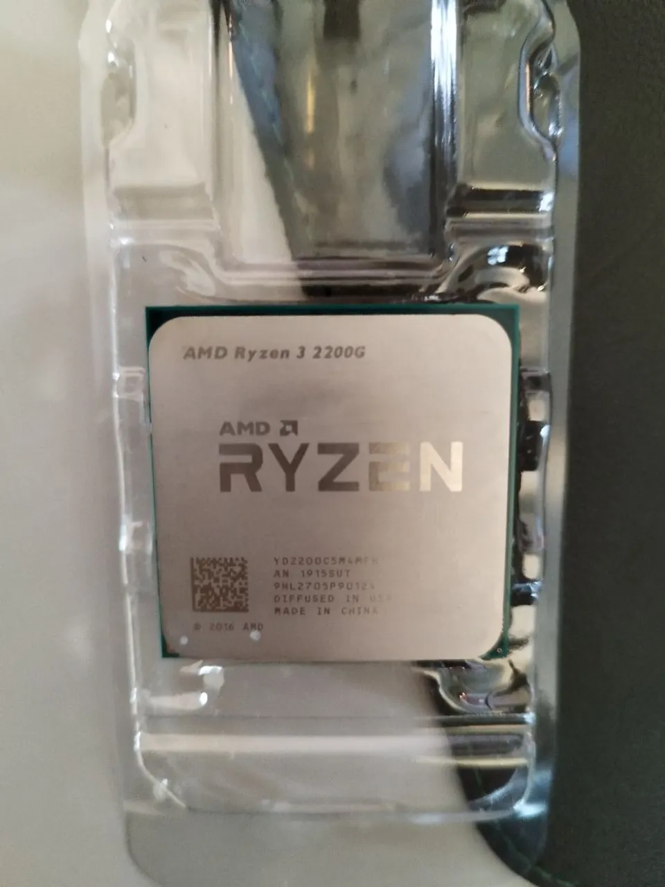 Processador AMD Ryzen 3 2200G - Novo