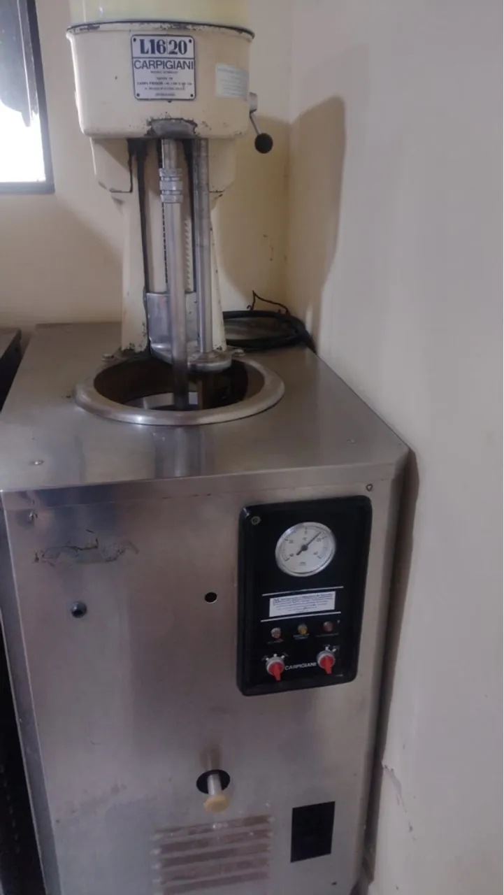 Máquina de sorvete Carpigiani L1620