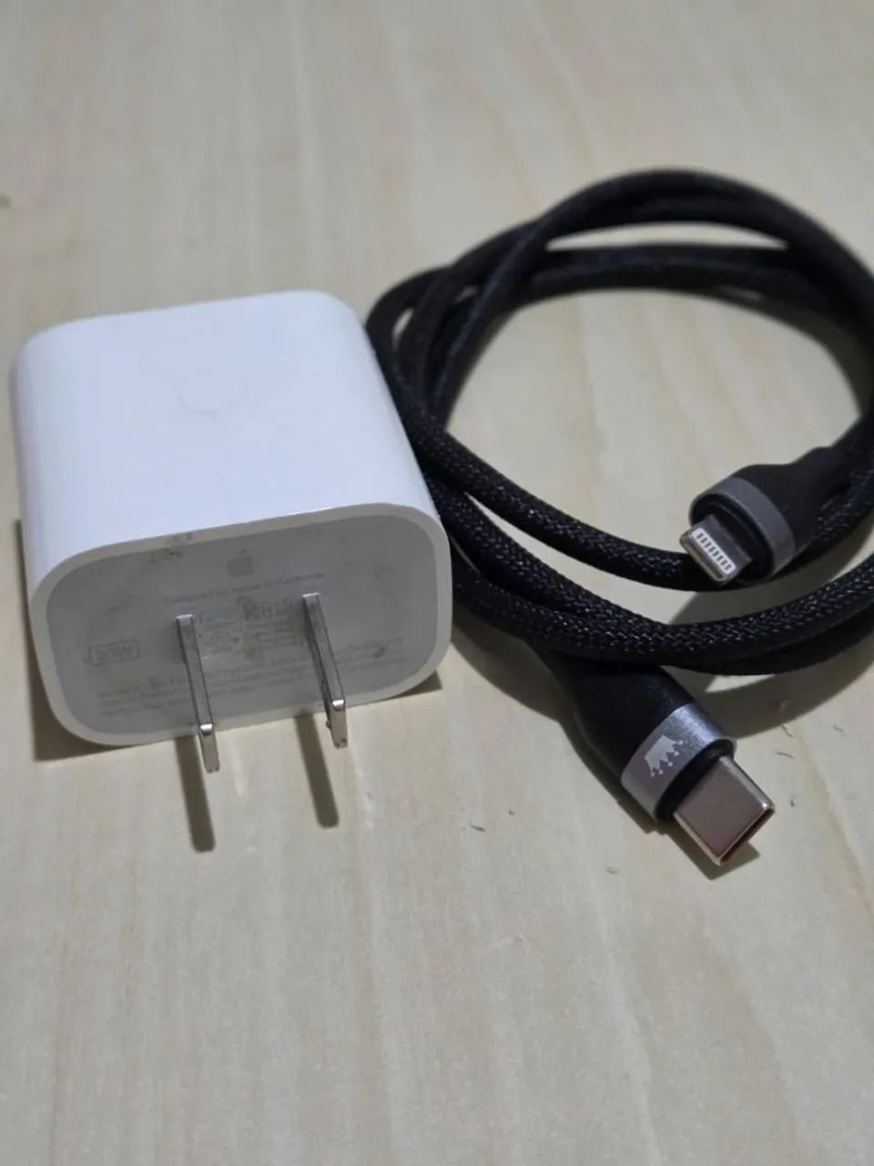 Carregador iPhone original 20W + cabo de marca secundária 27W - Foto 2