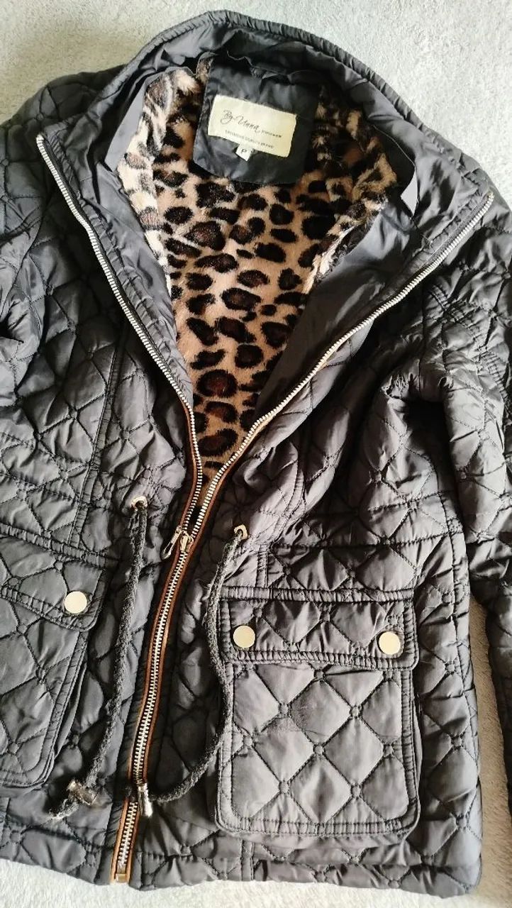 Jaqueta preta acolchoada - P - Foto 3