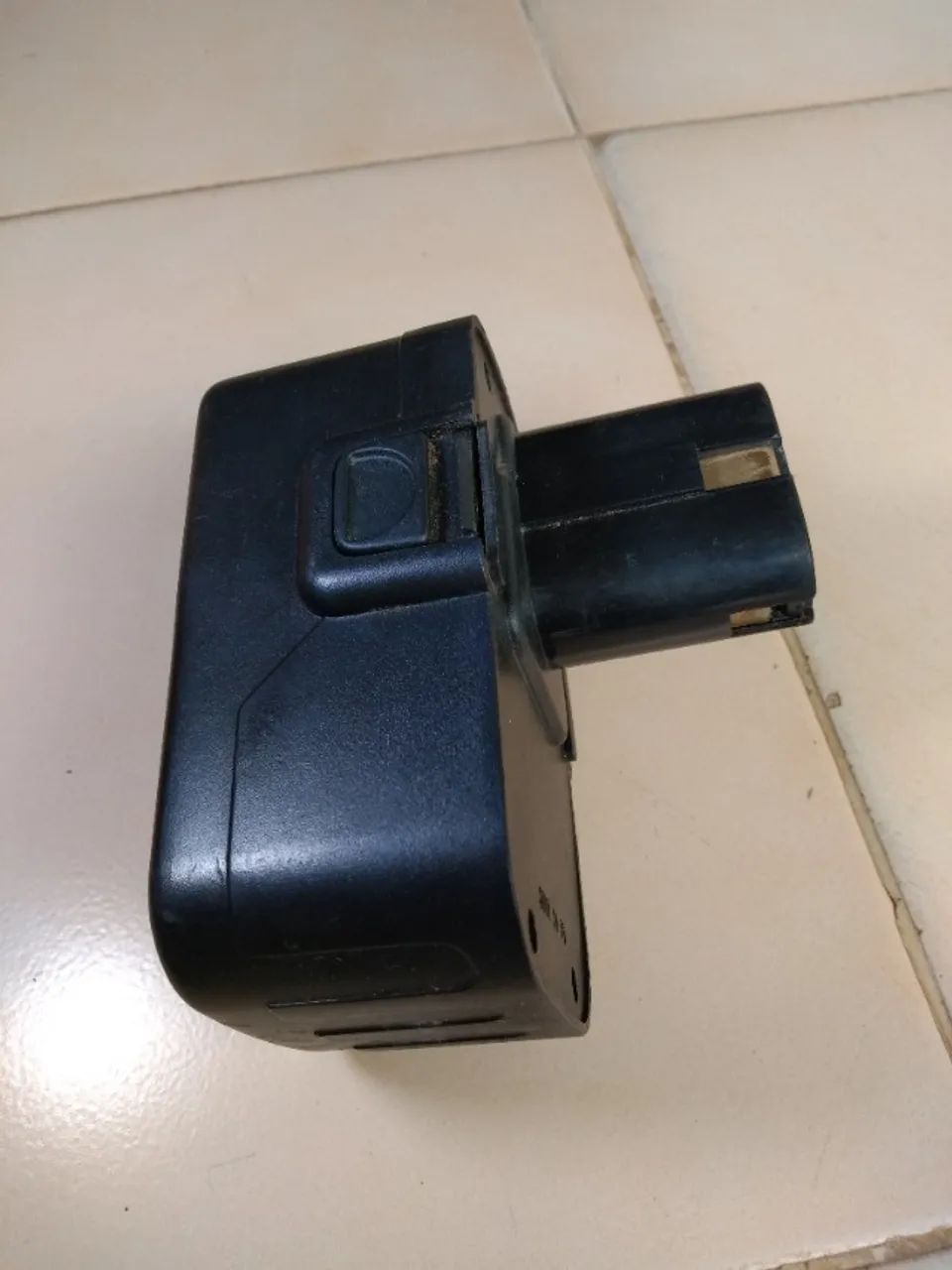Carcaça de bateria da Parafusadeira Black + Decker CD121 Tipo 1 - Foto 3