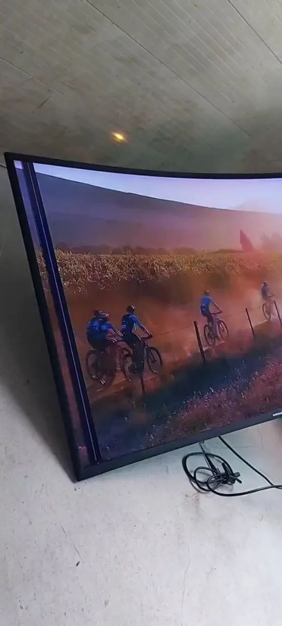 TV Samsung 55" UHD Curved Smart TV (Com defeito na Tv)