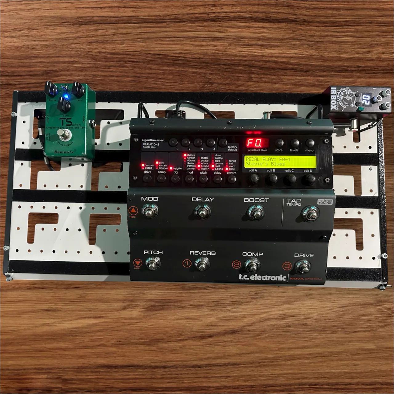 Pedaleira nova system tc eletronics