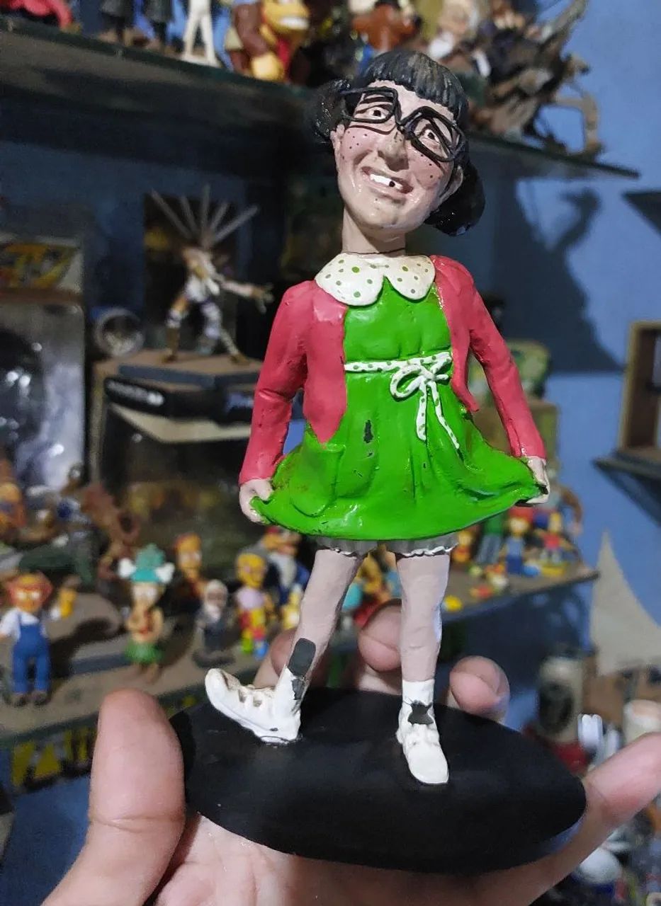 Chiquinha- figura usada feito de resina cerca de 16cm - Foto 3