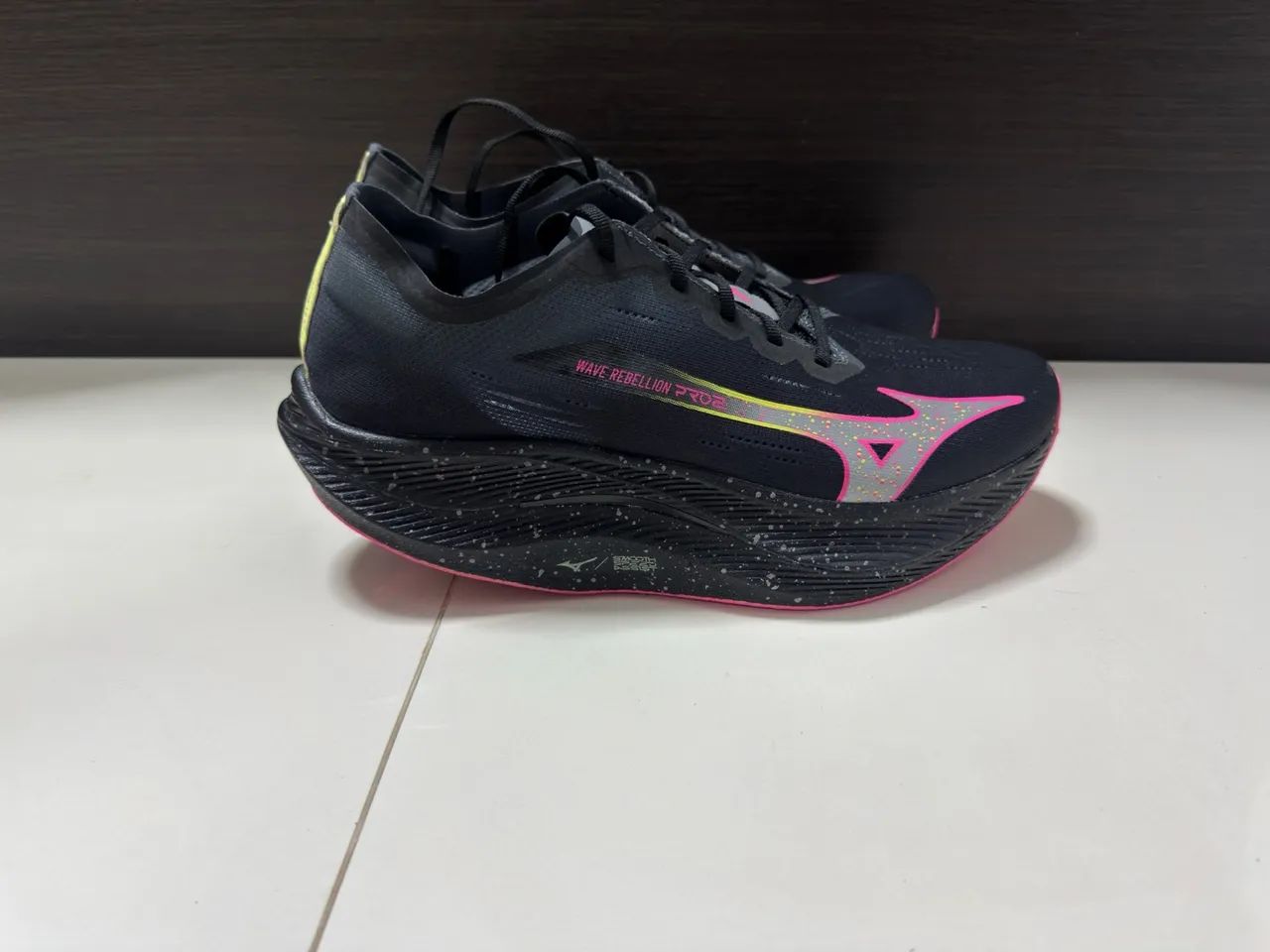 Tênis Mizuno Wave Rebellion Pro 2