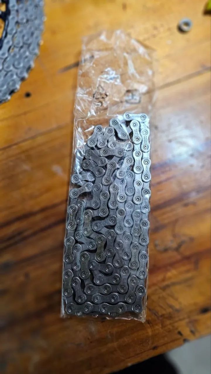 Corrente Shimano 11V nova.