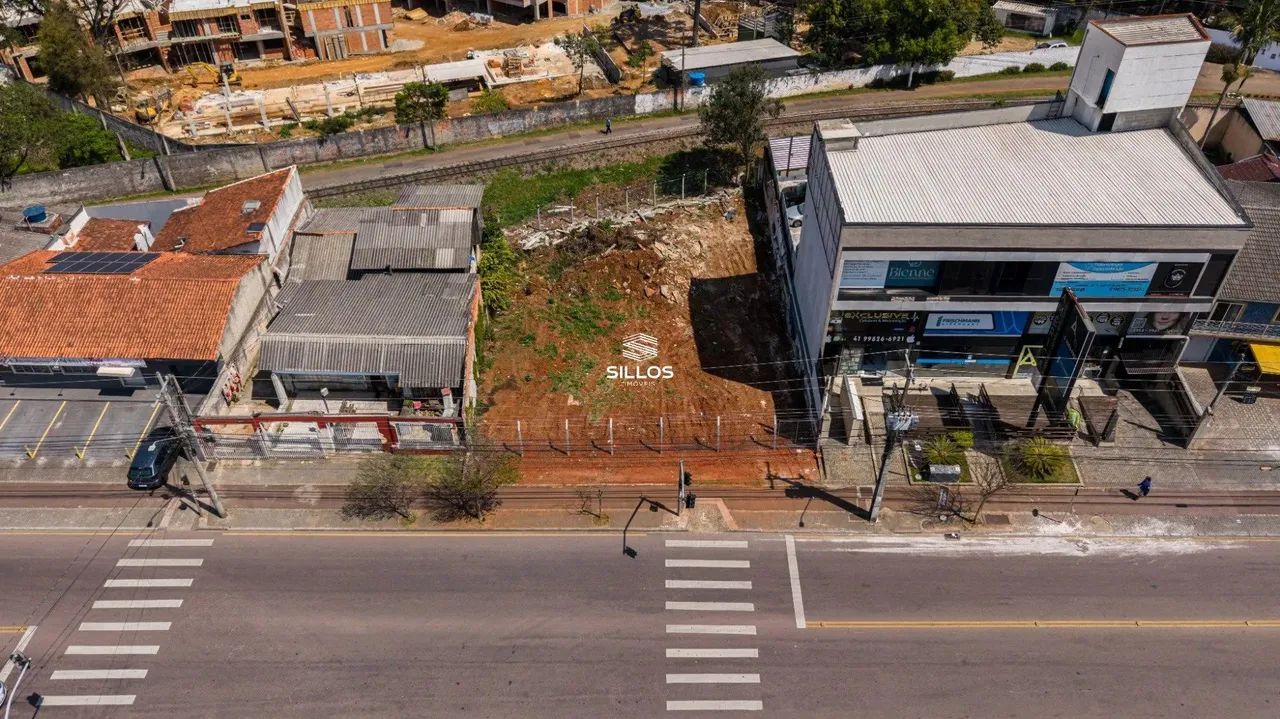 Terreno comercial à venda com 594,00 m² de área total no Barreirinha em Curitiba.