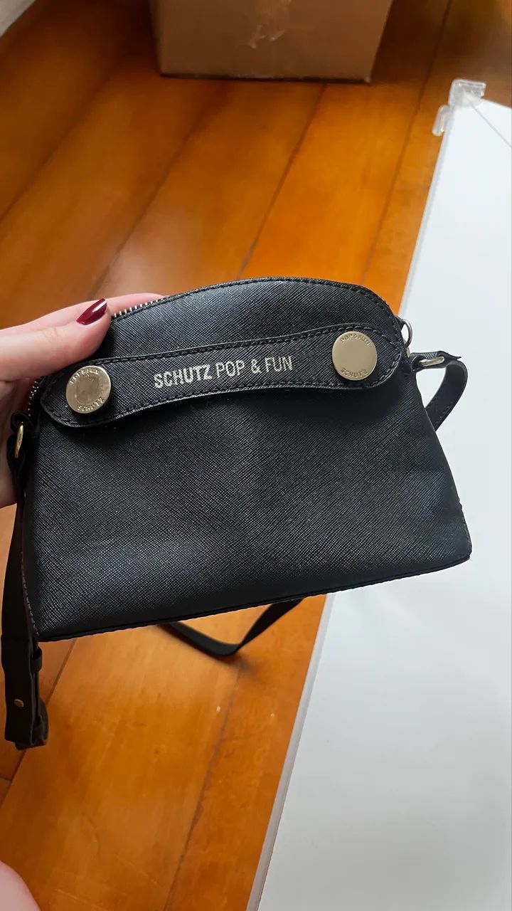 Bolsa Tiracolo Schutz preta - Foto 4