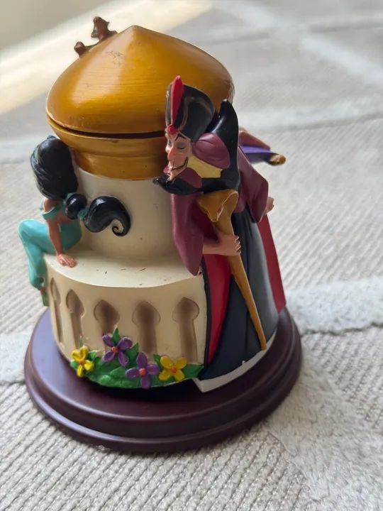 Caixa musical e porta joia Aladdin Disney  - Foto 3