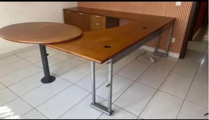 Mesa para escritório em madeira e ferro - Foto 4