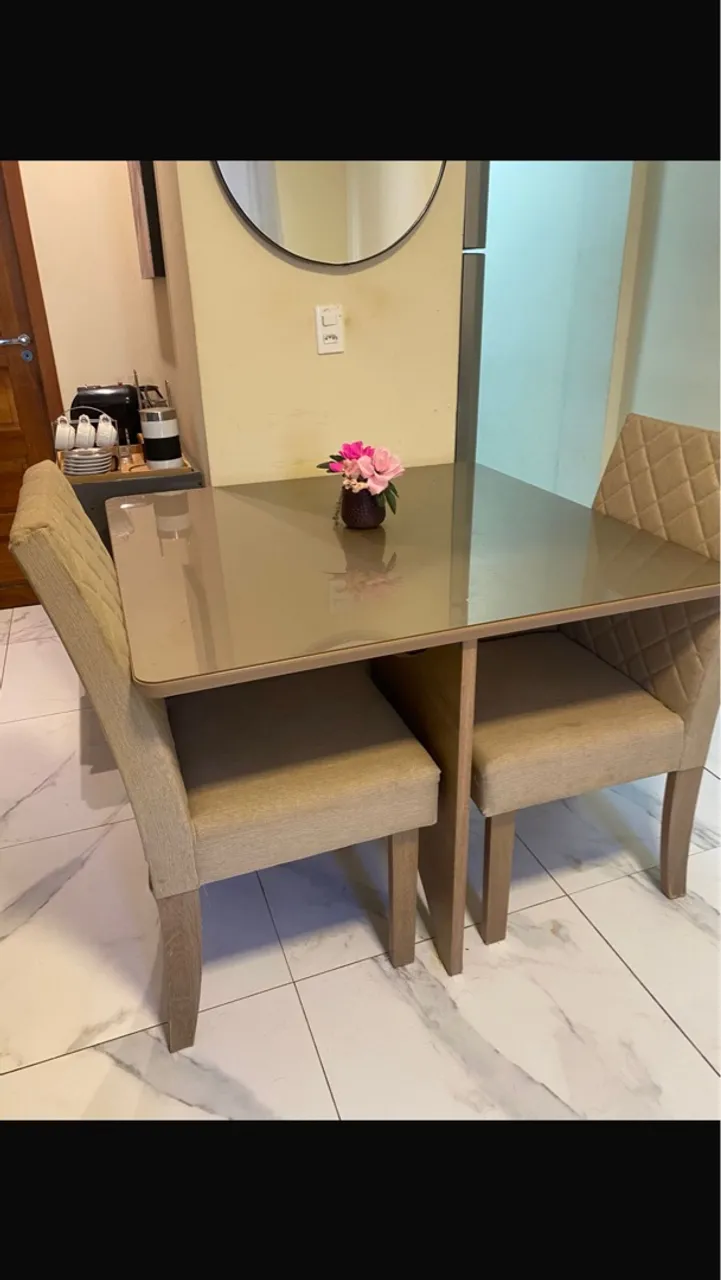 Mesa de Jantar com 4 Cadeiras