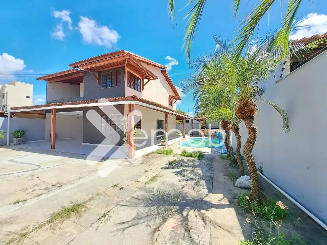 Casa à locação em Nova Parnamirim (Parnamirim/RN) I 180m² - 3 quartos + dependência