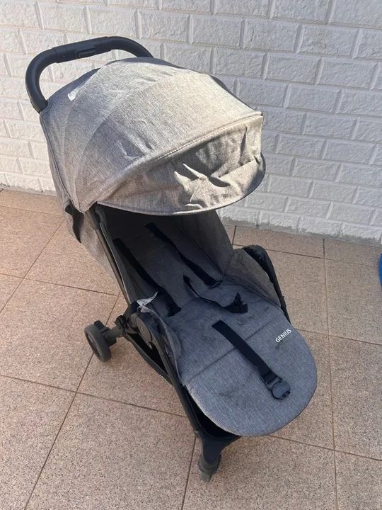 Carrinho de Bebê Genius - Dobrável e Leve - Foto 3