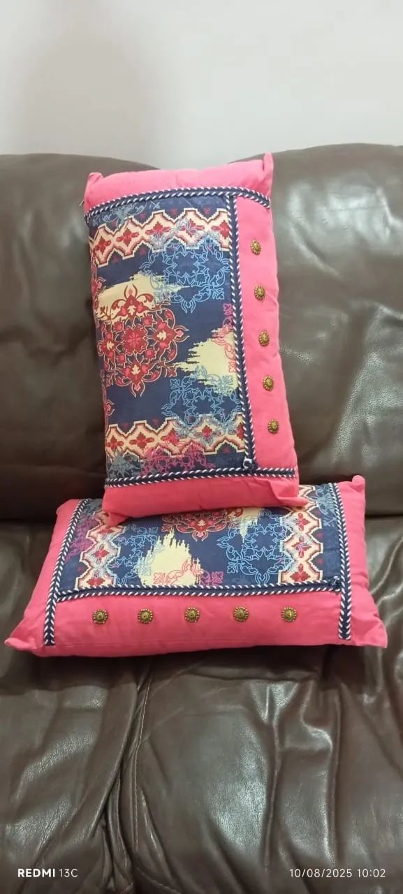 KIT COM 2 ALMOFADAS BOHEMIAN COM BOTÕES 30X50 - Foto 2