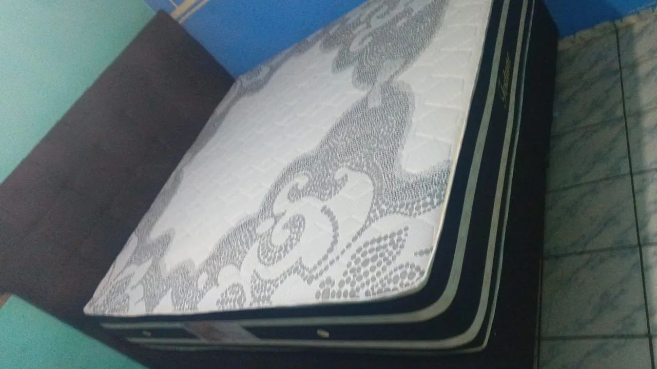 Cama gigante super King com colchão molas ensacadas espuma d33