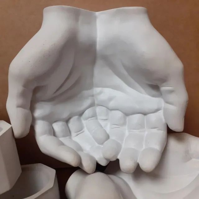 Mãos em gesso porta jóias objetos ou leguminosas e para decoração tamanho 15x16cm  - Foto 4