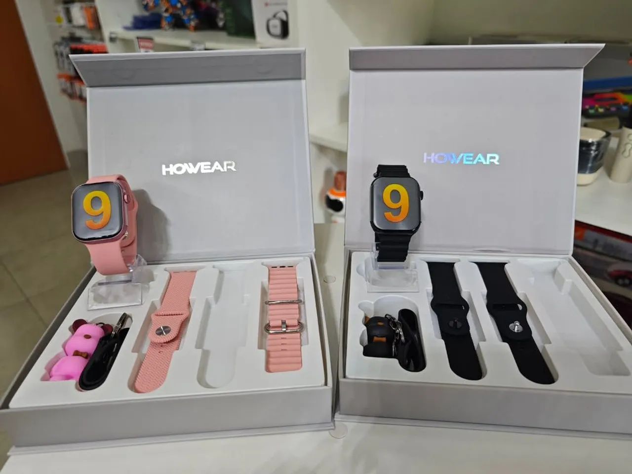  smartwatch com 3 pulseiras e chaveiro 