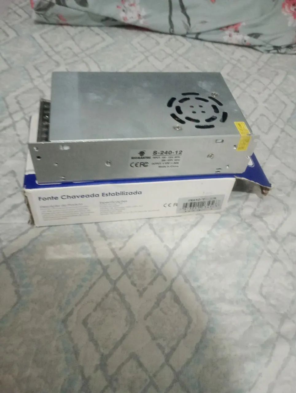 Vendo fonte chaveada 12 volts de 20 amperes nova na caixa  - Foto 4