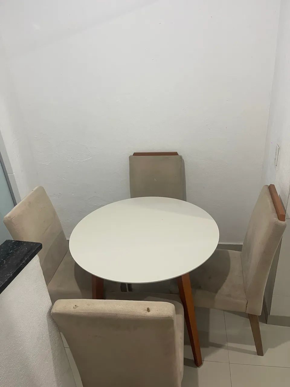 Mesa 4 cadeiras