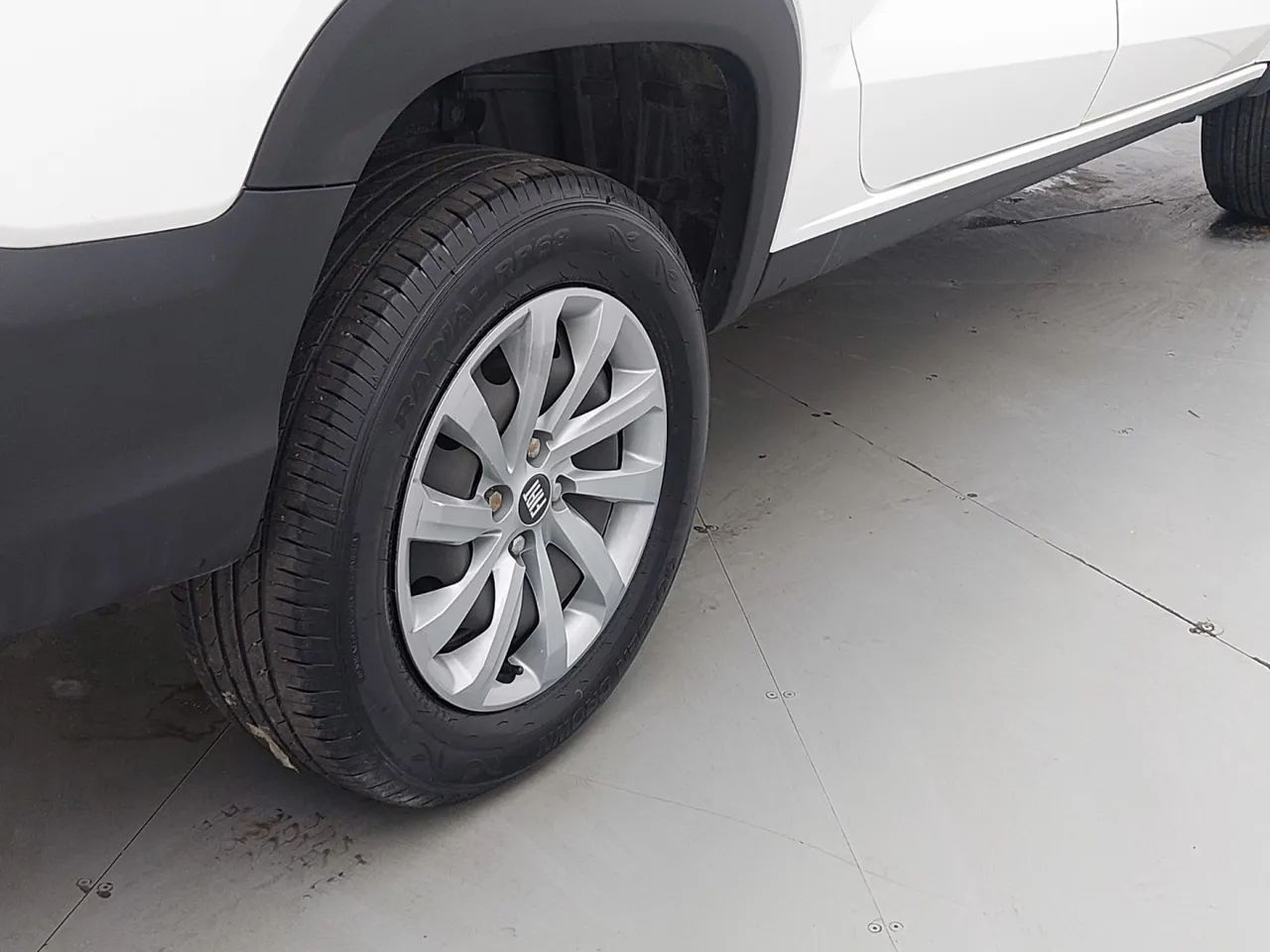 Fiat Strada Freedom 1.3 Flex 8V CD, foto 14 de 18